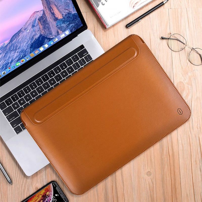 Funkce Stojanu Macbook Pro 14" Skin Pro Series 2021