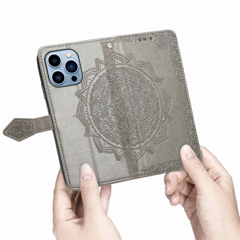 Flipové Pouzdro Na iPhone 13 Pro Mandala S Reliéfem Z Umělé Kůže
